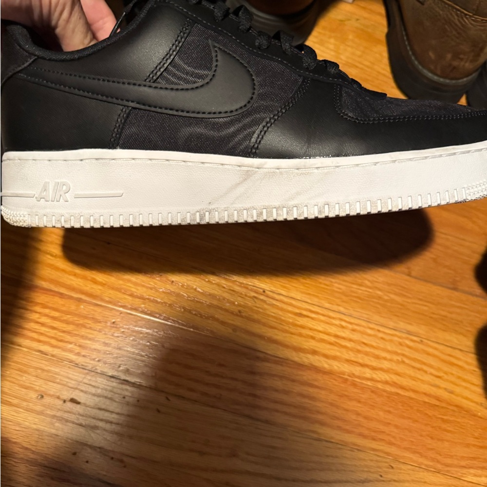 Nike Men's Nike Air Force ones Black and White Sneakers 07 LV8